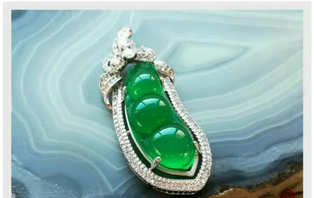 Натуральный нефрит лед изумруд посеребренный инкрустированный зеленым нефритом