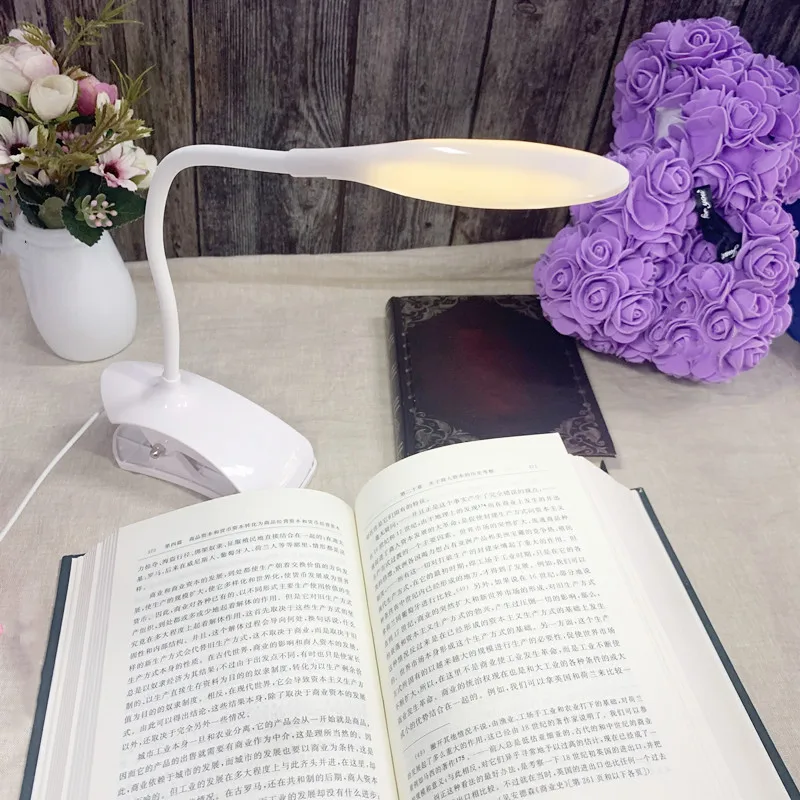 Настольная лампа с USB-интерфейсом для чтения