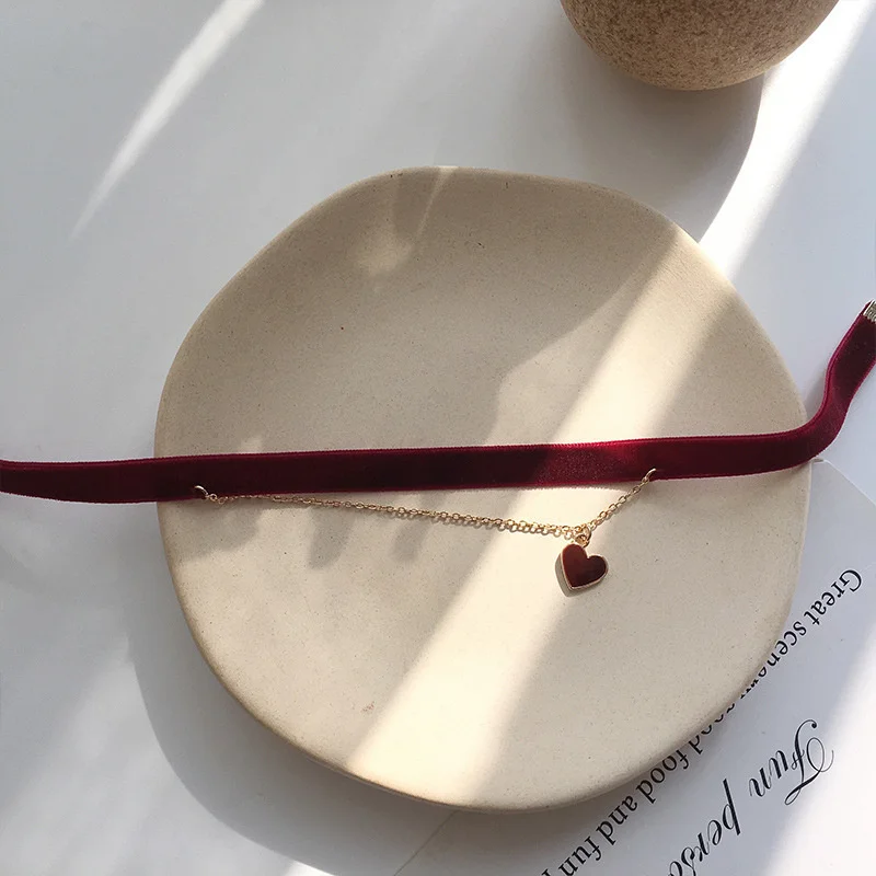 New Dark Girl Retro Velvet Choker Necklace Korean Personality Sweet Love Pendant Clavicle Chain Jewelry Wholesale |