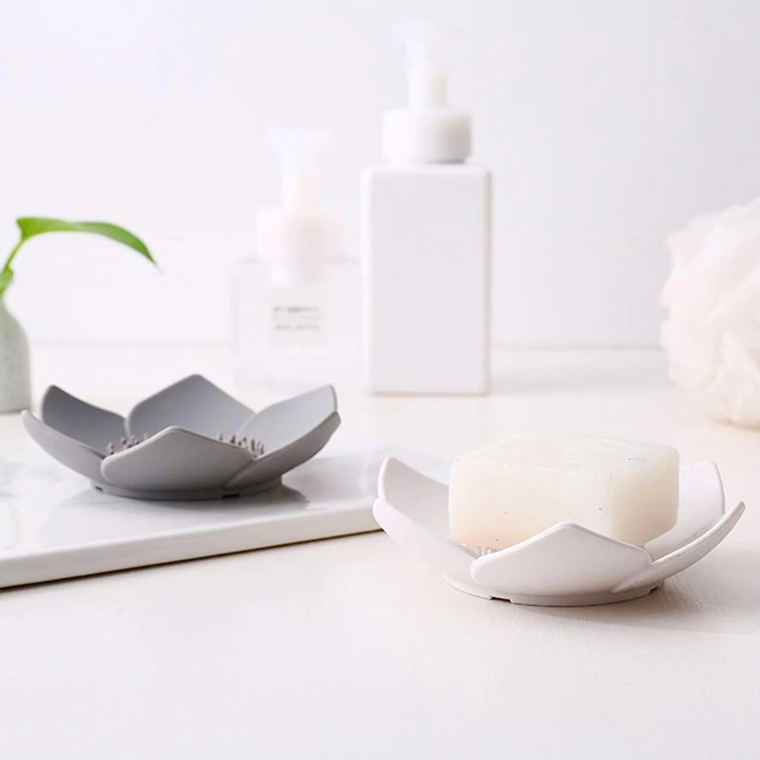 

Soap rack creative soap dish bathroom soap dish lotus shape non-slip portable silicone drain soap dish bathroom accessories