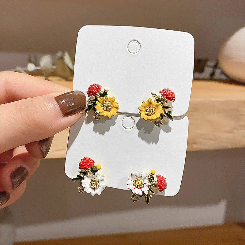 

Baroque Style Enamel Flower Stud Earrings Jewelry Elegant Women Girls Charm Small Earrings Accessories Boucle D'oreille