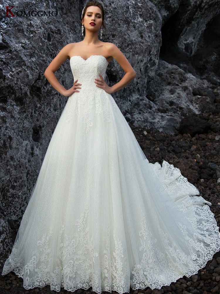 

Strapless Embroidery Appliques Tulle Lace Up Back Bridal Ball Gown Luxury Sleeveless Court Train Wedding Dress Robe De Mariée