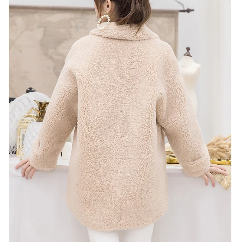 

New Style Sheep Shearing Jacket Coat Woman Winter Warm Lambswool Coats Ladies Long Wool Overcoat Horn Buckle Coat Outwear