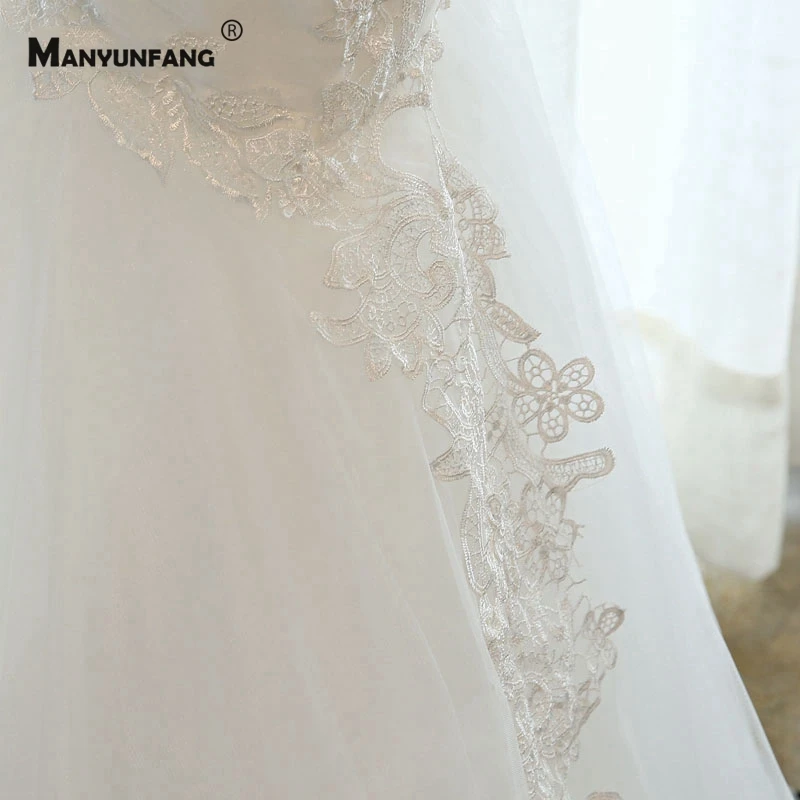 

Strapless Cathedral Train Lace Appliques Satin Bridal Gown Elegant Sleeveless Zipper Back Mermaid Wedding Dress Robe De Marie
