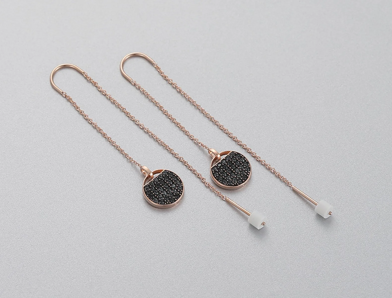 

ERIN High quality SWA. Simple lady geometric round Qizhi long earrings