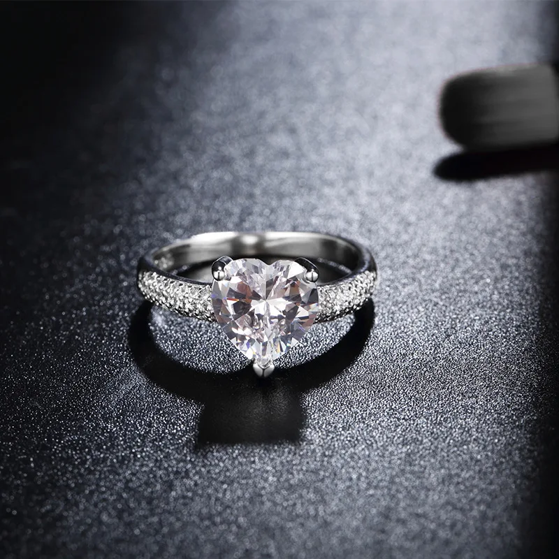 Женское кольцо с крупным сердцем и камнем 3 карата|Кольца| |
