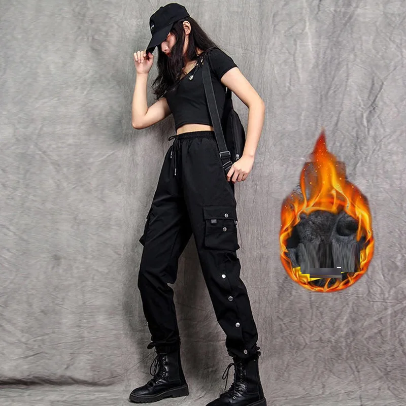 

Streetwear Women Winter Pants Thick Warm Korea Loose Black Cargo Pants Women Sweatpants Baggy Trousers Pantalon Pour Femme