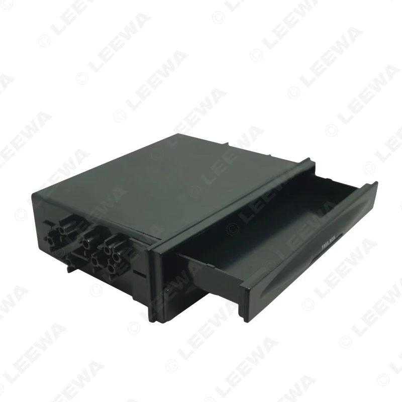 Автомобильная универсальная установка LEEWA для установки на радиоприемник CD