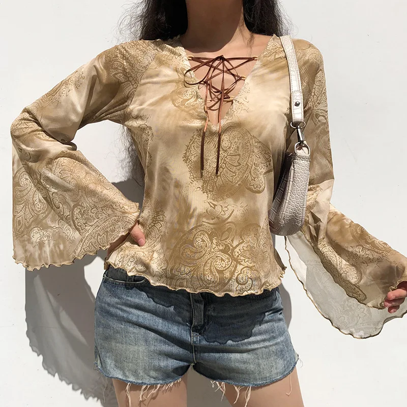 

Винтажные сетчатые Топы с длинным разрезом и Расклешенным рукавом, футболки с цветочным принтом, Женская Сексуальная футболка с V-образным ...