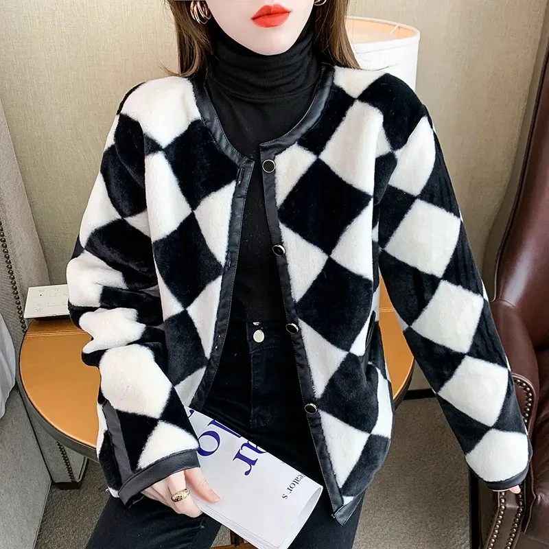 

Женская клетчатая шуба из искусственного кроличьего меха, винтажная однобортная короткая Шуба в Корейском стиле на осень и зиму, уличная ве...