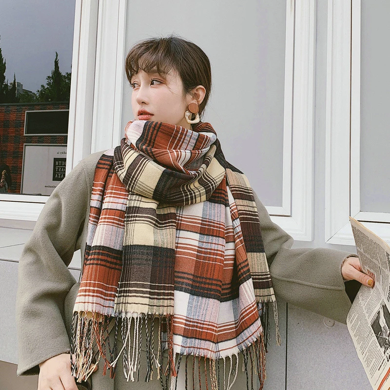 Женский длинный шарф с кисточками теплый толстый элегантный винтажный в клетку