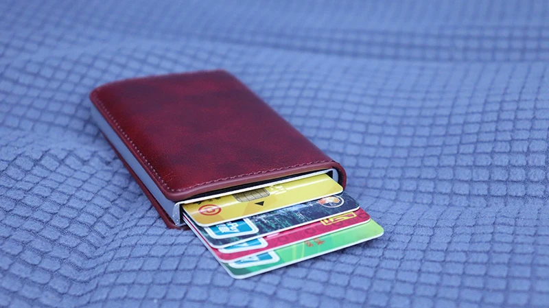 RFID Blocking Credit Card Holder Genuine Leather Men ID Card holder Mini Wallet Vintage Metal Automatic Anti-theft Card Wallet