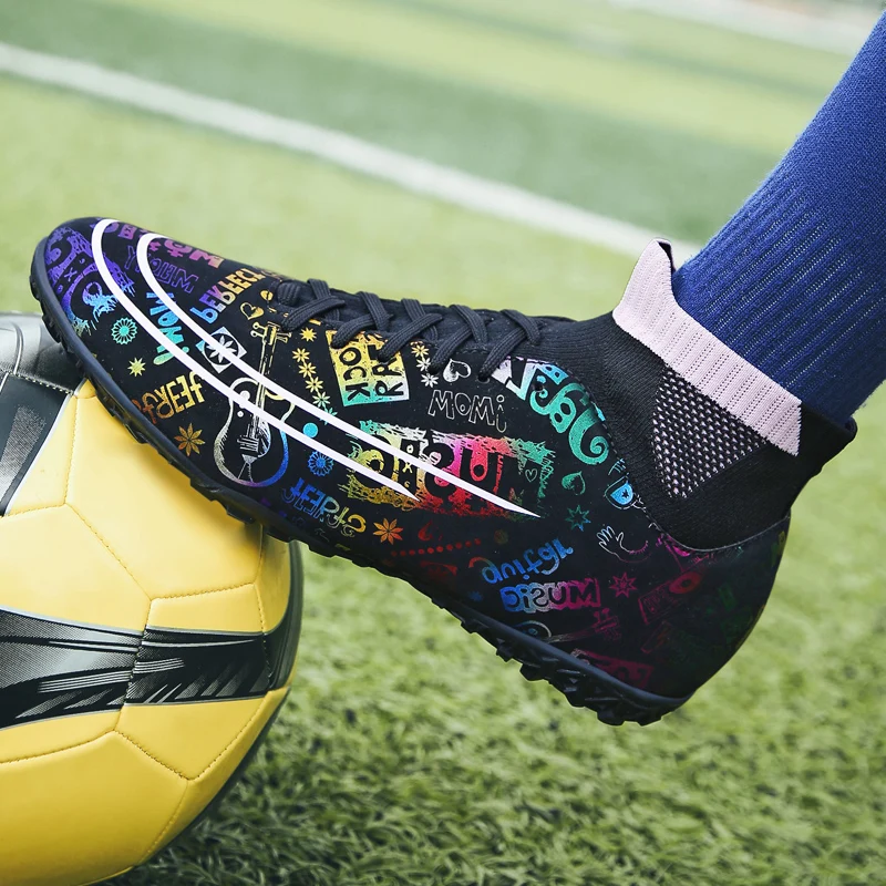 

The latest mandarin duck color football shoes grass grip strong long spike football shoes road jogging short spike running shoes