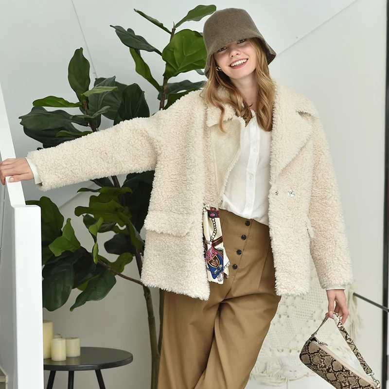 Женское пальто из натурального меха короткая зимняя куртка с овчиной женская