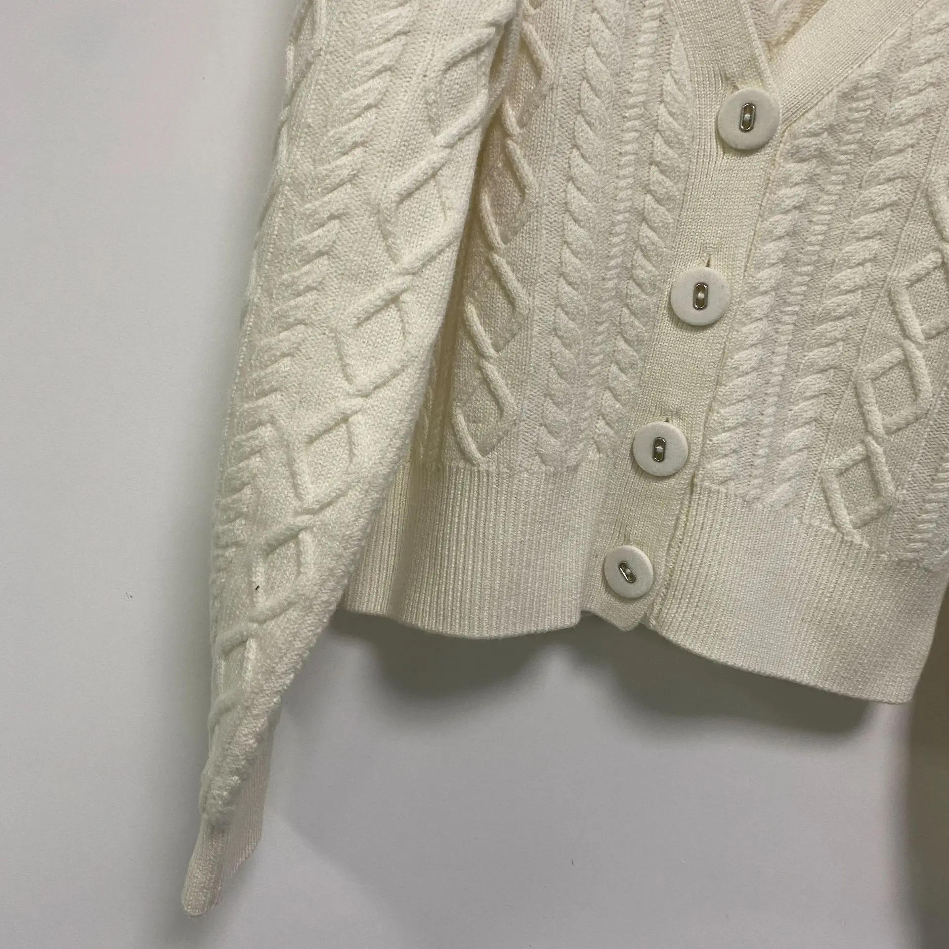 

Knitted Short Sweater Tops Women Long Sleeve V-neck 2020 New Simple Knitwear Casual Cardigans Autumn