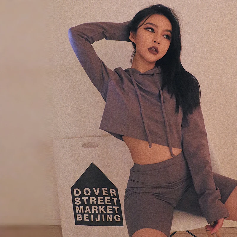 Женский спортивный костюм из 2 предметов комплект брюк и топа с капюшоном