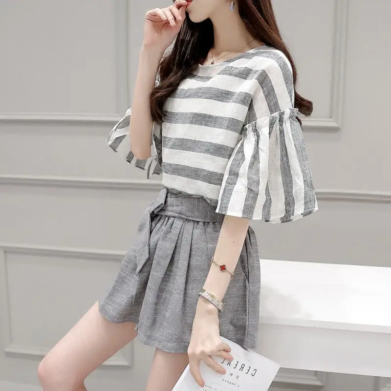 Женские комплекты в полоску футболка и шорты с бантиком лето 2019| |