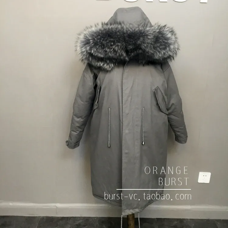 Женское хлопковое пальто с большим меховым воротником длинное утепленное в