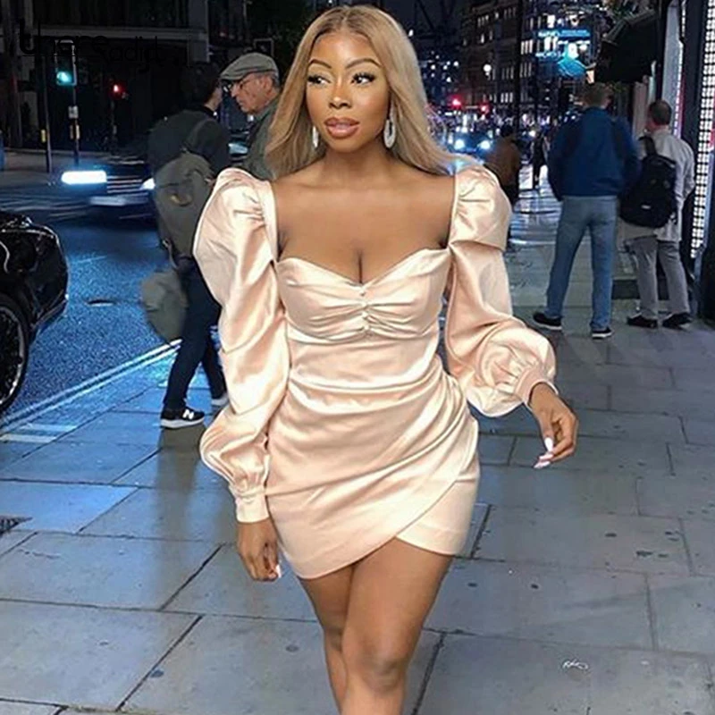 Женское облегающее платье с рукавами фонариками и цветочным принтом квадратным