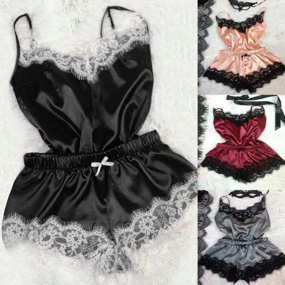 

Lady Stylish V-Neck Sleeveless Pajama Set Soft Vest Shorts Set Spaghetti Strap for Vacation