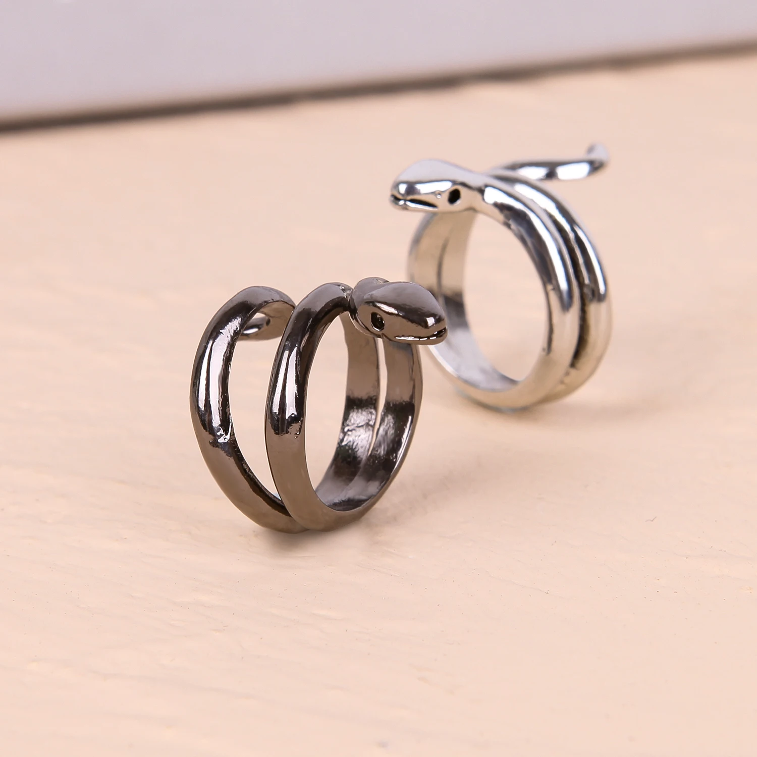 

1Pcs Punk Gothic Stainless Steel Snake Ring Open Adjustable Men Women Jewlery Ring