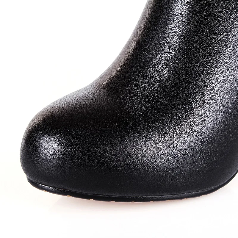 Женские зимние полусапожки из натуральной кожи на толстом высоком каблуке с