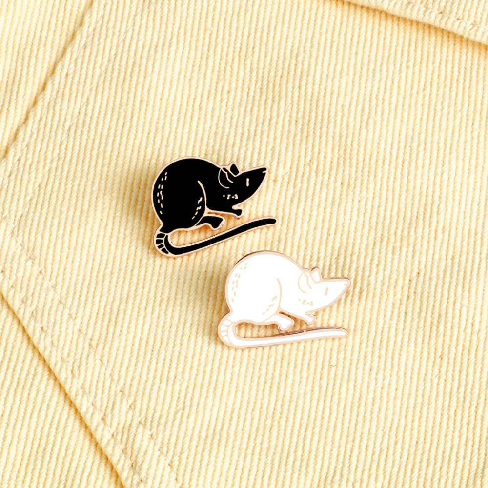 

2 Style Personality Mouse Enamel Pins Women Jeans Coat Lucky Rat Lapel Pin Bagdes Kid Funny Brooches Jewelry Gift for Friend New