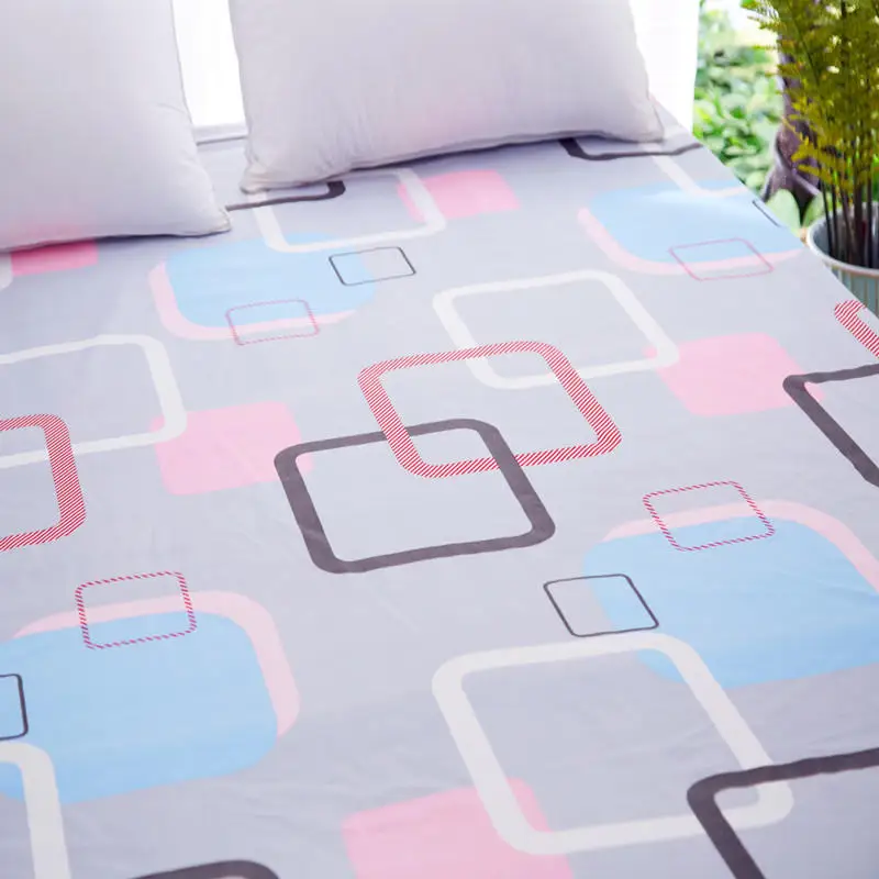 Мягкая натяжная простыня с принтом защитный чехол на матрас резинкой постельное