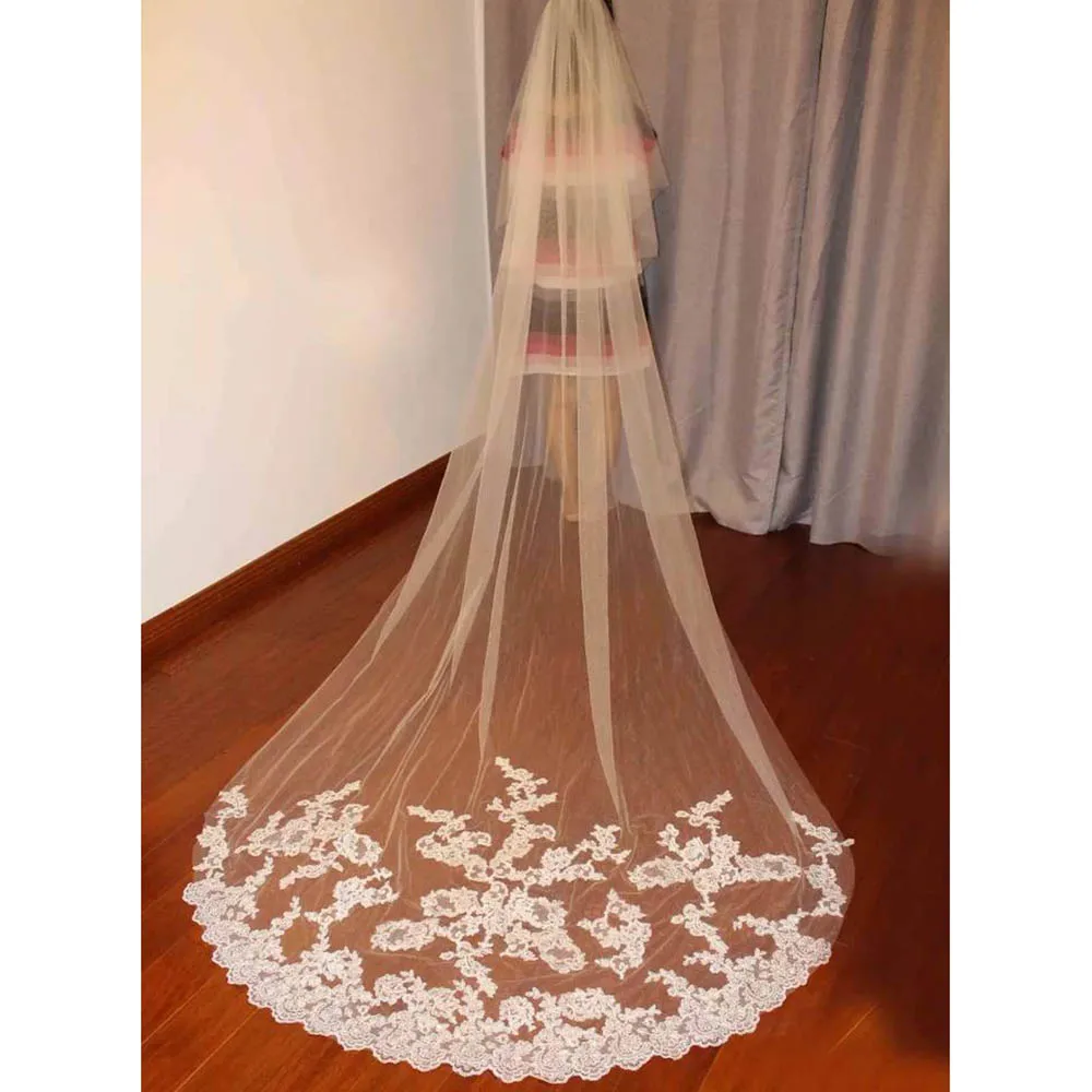 

Two Layers Wedding Veil with Lace Appliques