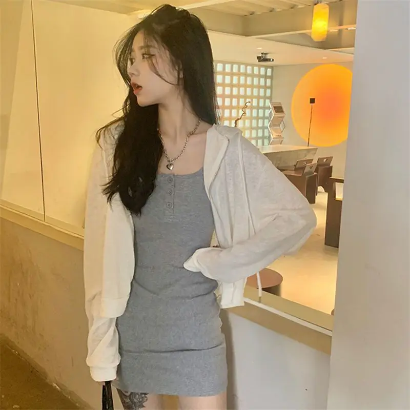 

Sportswear & Accessories