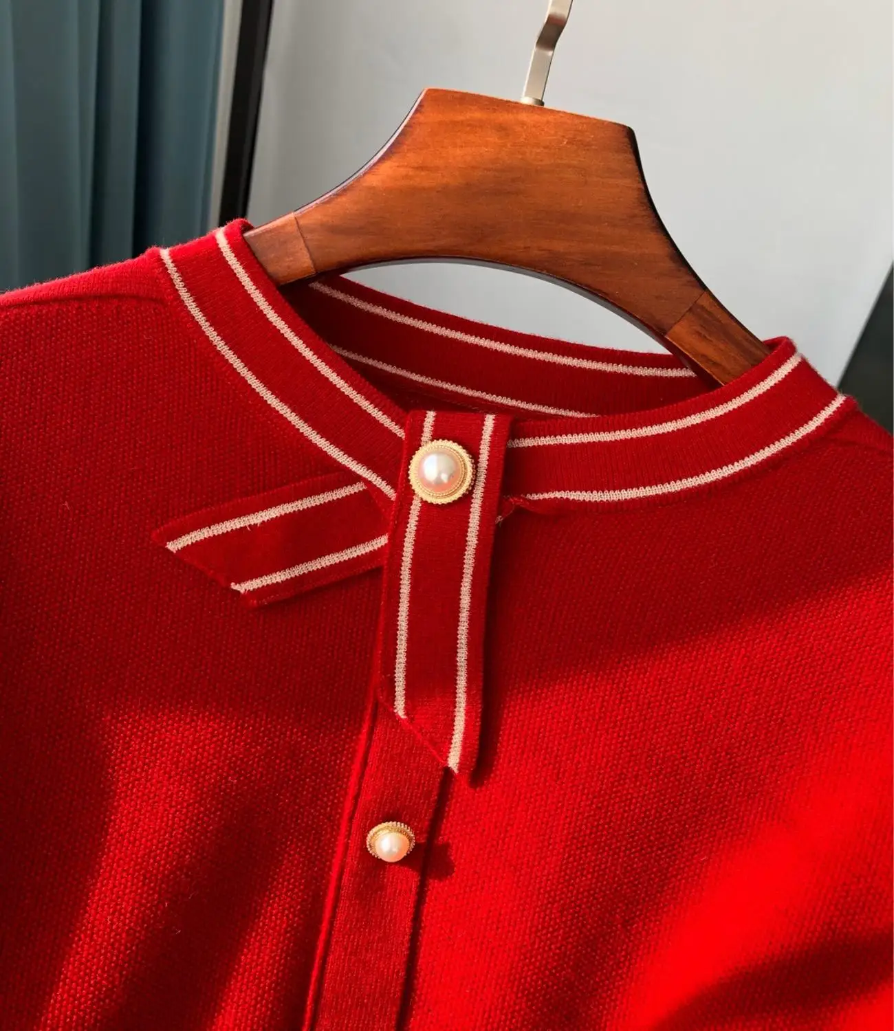 

Knit Sweater Women 100% Wool Bow Contrast Color O-neck Pearl Buttons Long Sleeve 2020 Autumn New Knit Pullover