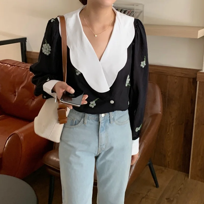 

Loose Long Sleeve Women Vintage T-shirts 2021 Elegant Korean Fashion V-neck Spliced Printing Embroidery Cotton Tops Clothing