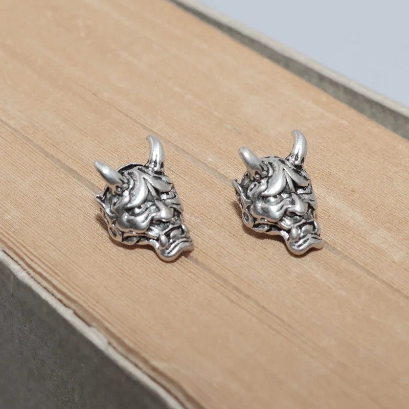 

Men's Fashion Personality Creative Retro Domineering Demon Mask Earrings Rock Prom Party Accessories