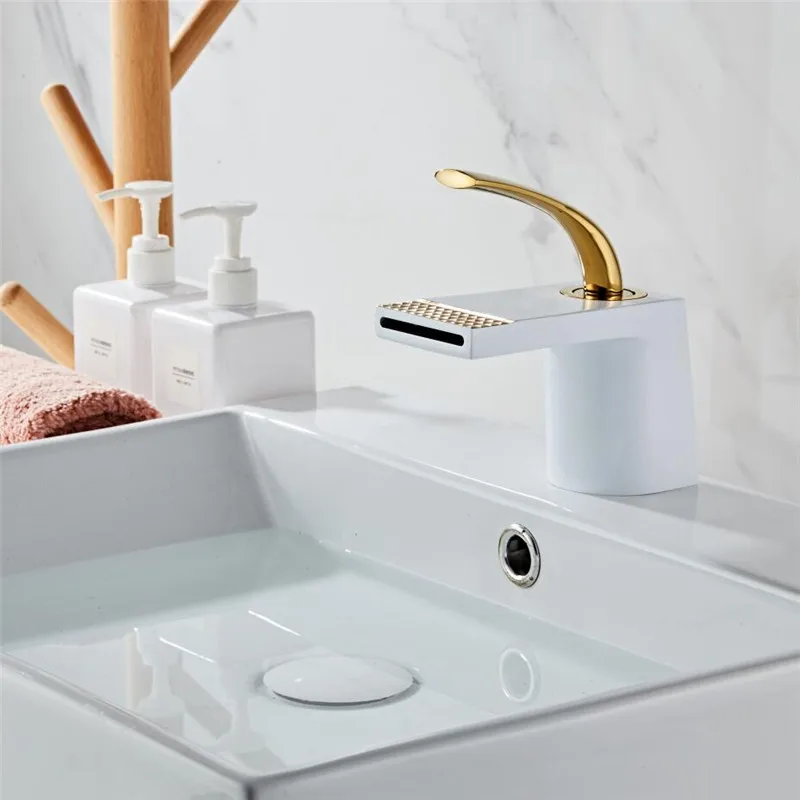 Золотистый и белый водопад смеситель для раковины в ванной комнате горячей