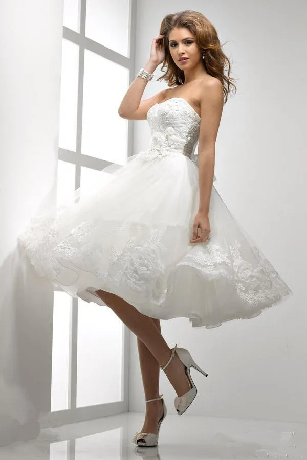 

Sweet Princess Puff Organza Lace Appliques Knee Length Bridal Gown Strapless Vestido De Novia 2018 mother bridesmaid dresses