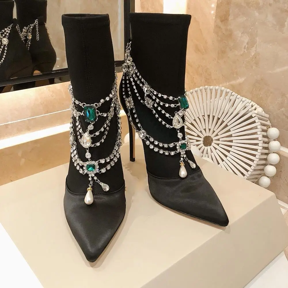 Scarpe donna/женские ботильоны; зимняя шелковая женская обувь на высоком каблуке 10,5 см с острым носком, украшенная кристаллами и цепочкой; зимняя обувь; Zapatos De Mujer
