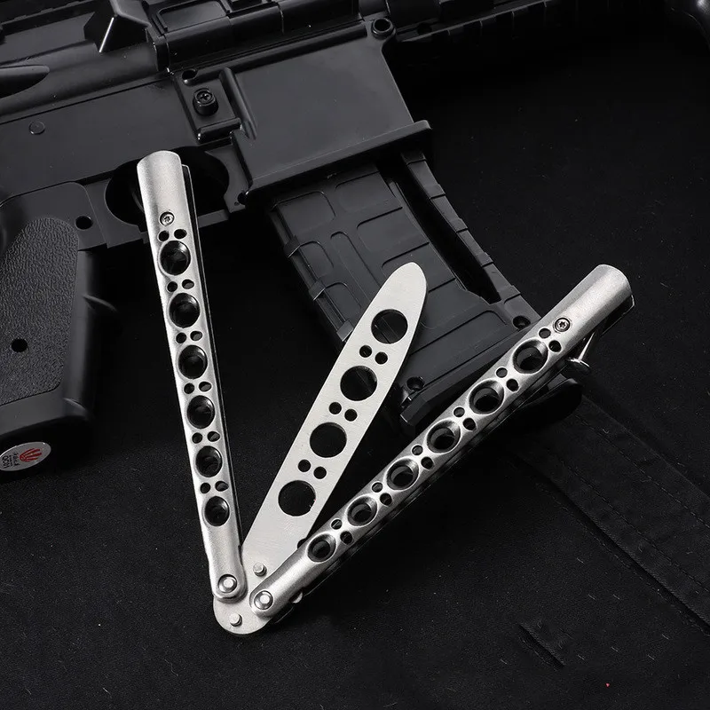 

Factory Wholesale 3 Color Practice No Edge Dull Butterfly Shape Knife Csgo Folding Game Training Stainless Steel Tool Knife