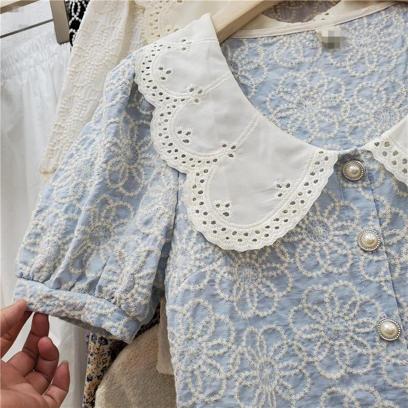 

2021 Summer New Embroidered Short-Sleeved Shirt for Female Pearl Buckle Peter Pan Collar Puff Sleeve Blouse Ladies