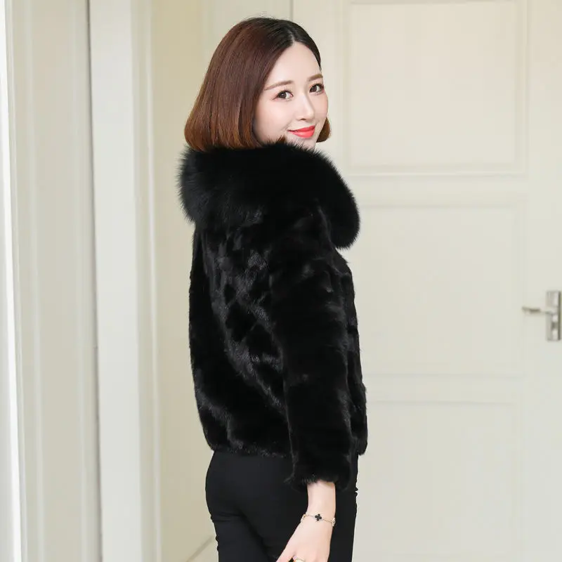 

Women 2020 Winter New Fashion Natural Mink Fur Outwears Female Genuine Fox Fur Collar Coats Ladies Short Slim Overcoats V287