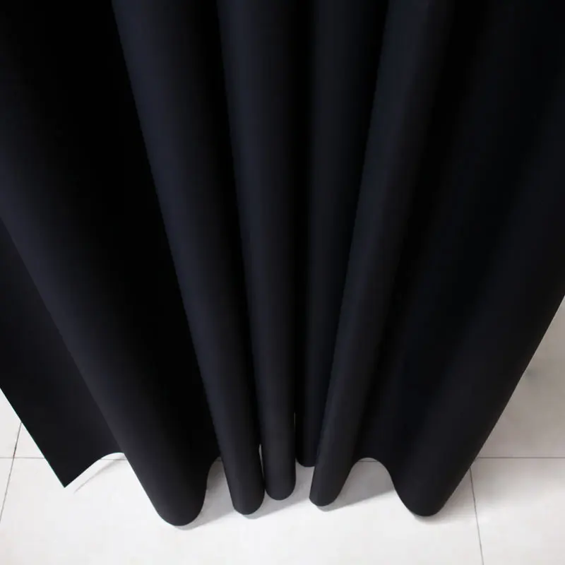 Занавеска для душа Dafield черная и белая серая темно-синяя художественная