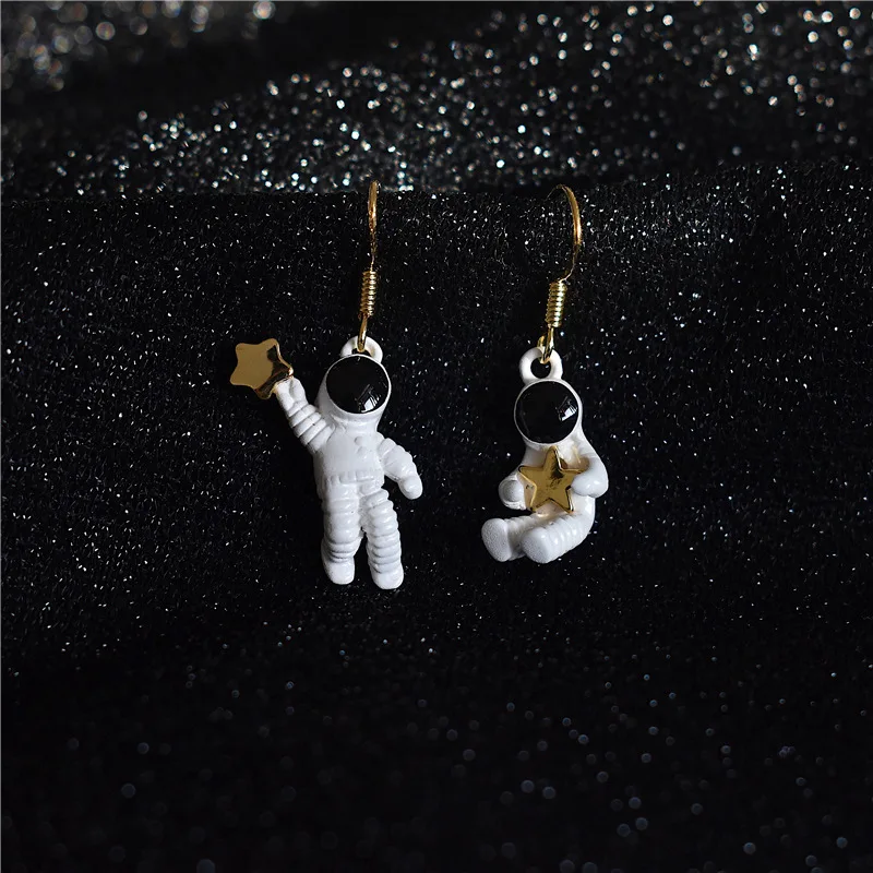 Super Cute Alloy Asymmetric Space Astronaut Earrings Creative Jewelry Dangel for women | Украшения и аксессуары