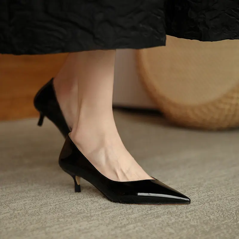 Туфли-лодочки женские из лакированной кожи на шпильке профессиональная обувь