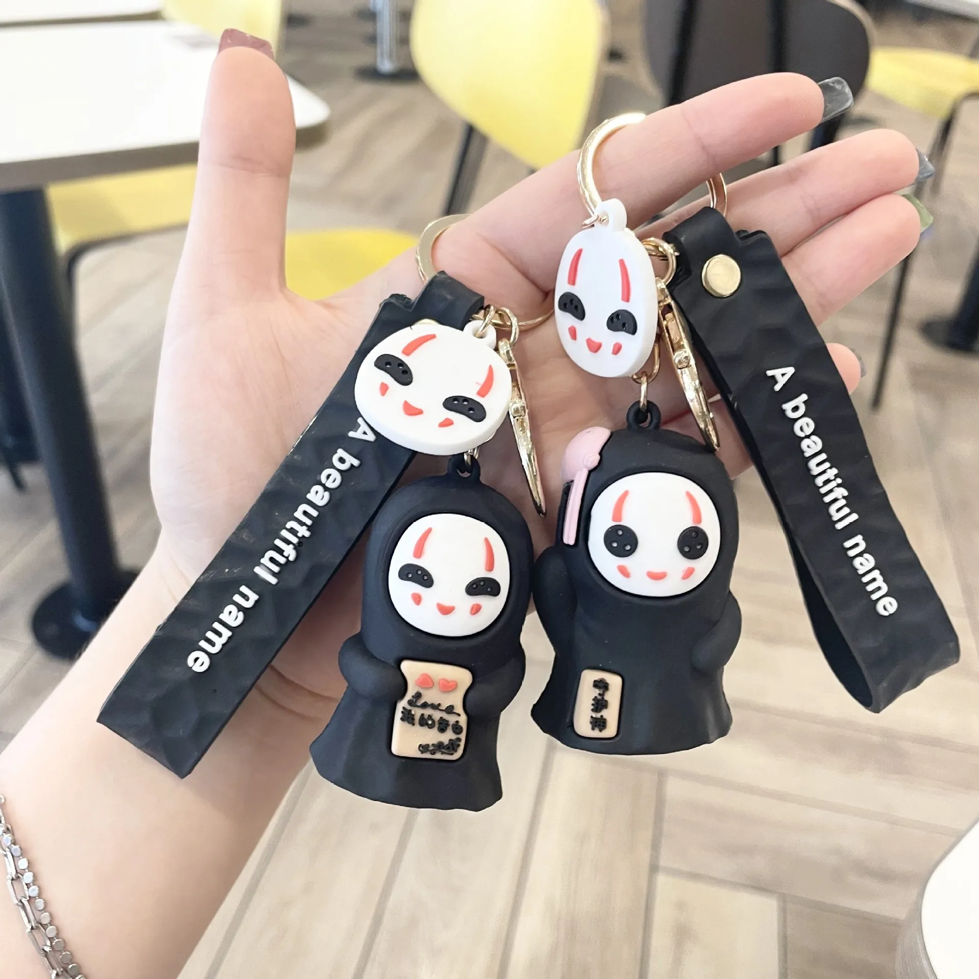 

Cartoon Anime Faceless Male Hayao Miyazaki Keychain Men And Women Popular Pendant Exquisite Cute Small Gifts Car Key Accessories
