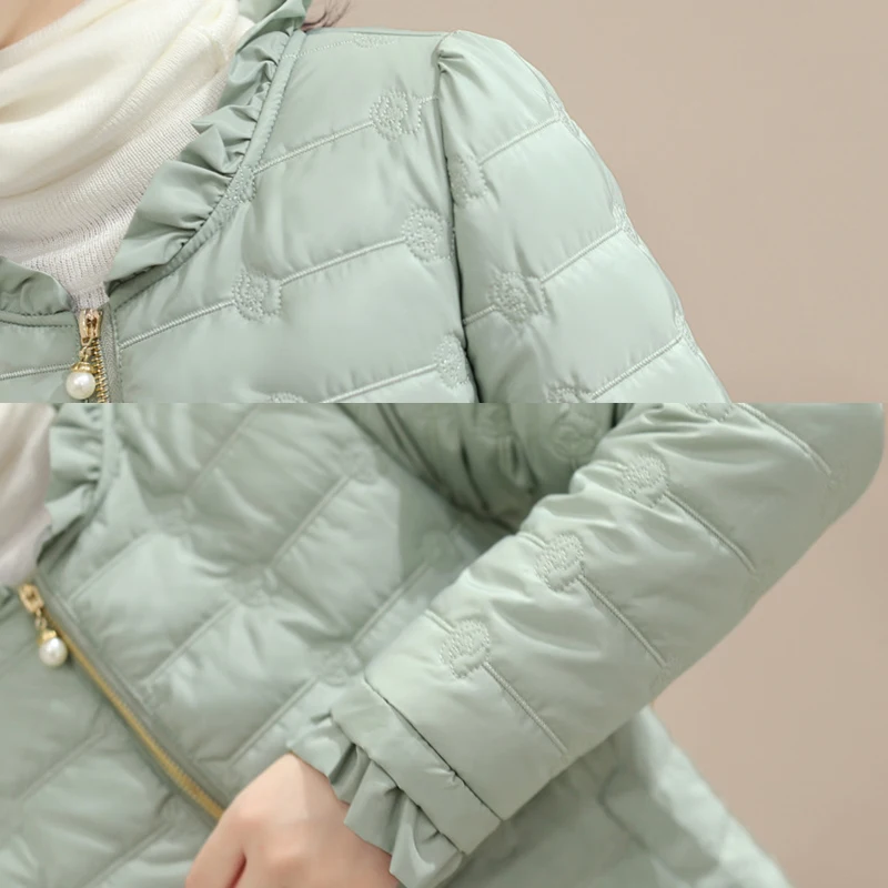 Женская куртка бомбер с воротником стойкой короткая приталенная парка хлопковой