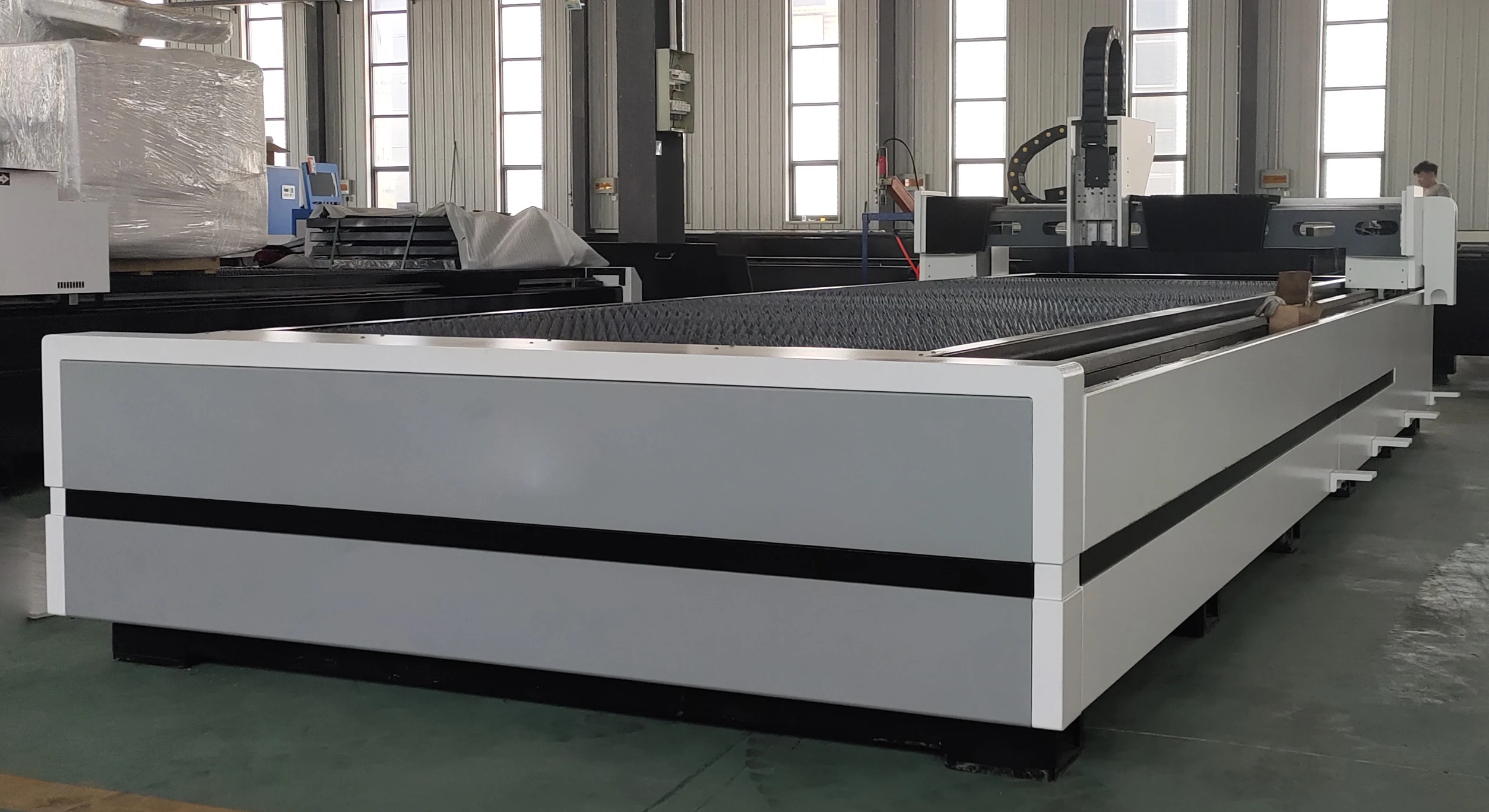 3015 4015 мощный высокоэффективный лазерный станок Raycus для волоконно лазерной резки