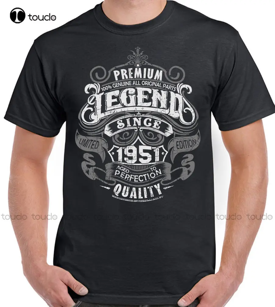 

Женская футболка с надписью «Легенда с 67-го дня рождения»