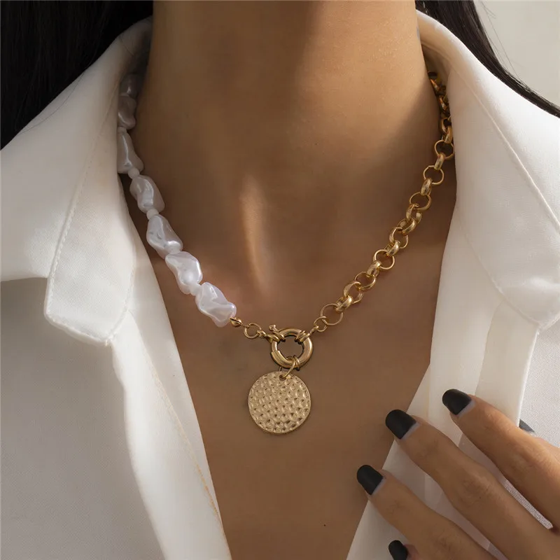 

Fashion Trendy Female Jewellery Stitching Asymmetrical Necklace Baroque Design Irregular Imitation Pearl Pitted Pendant Necklace