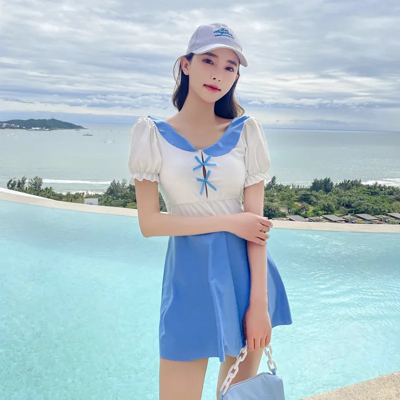 Женский слитный купальник монокини с юбкой и открытой спиной в Корейском стиле