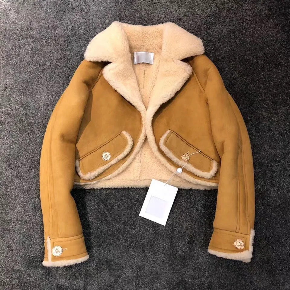 

Wuyue May Sheep Fur Coat Woman Short Style Natural Sheepskin Coat with Hood Genuine Leather Shearling Jacket for Ladies