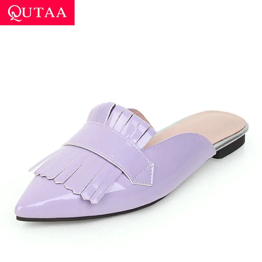 QUTAA/2020 кисточкой Модные женские сандалии острый носок Шлёпанцы мягкие из